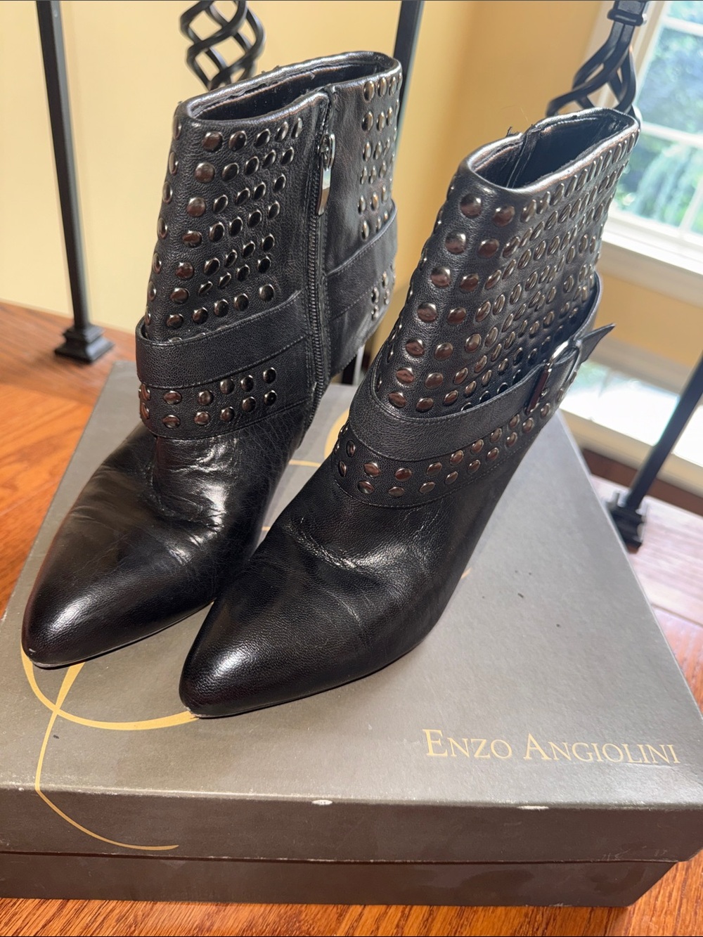 Enzo Angiolini Leathet Black Studded Pointed Toe Ankle Boots 8 1/2
